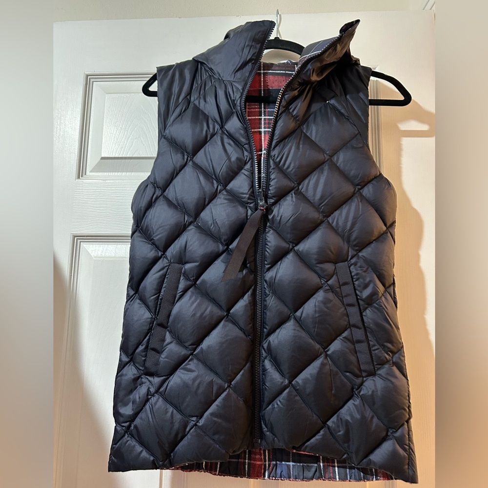 Lululemon reversible quilted puffy vest
